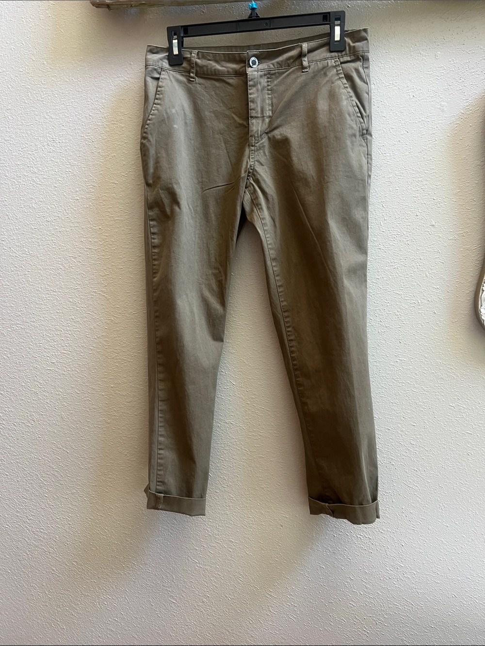 Angel Kiss Women's Cropped Chinos in Olive Green